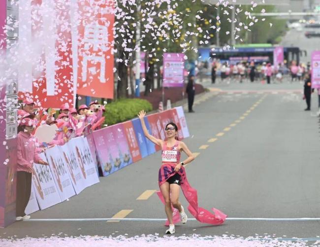 从“最快女护士”到全职跑者，张水华赚翻了