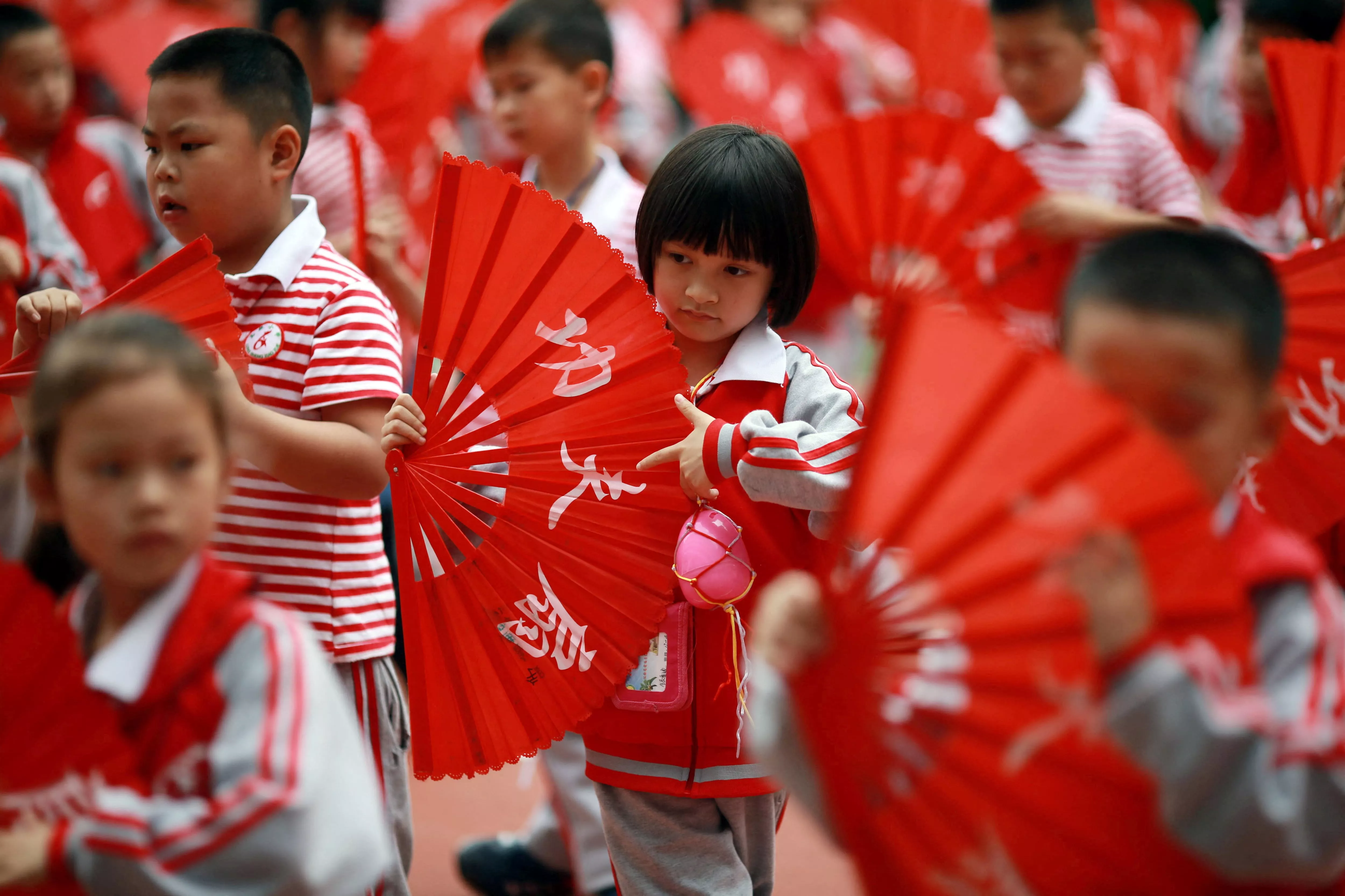 中国教育部推20禁令，基础教育政治定调