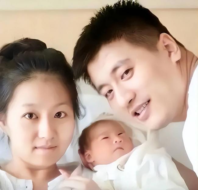 张雪峰前妻终于发声，首度回应女儿状态