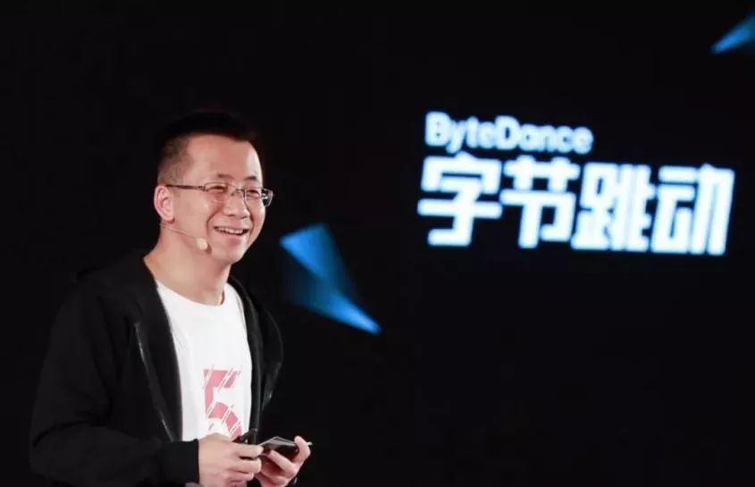 61亿连拿两地，5500亿张一鸣开启"花花花"模式