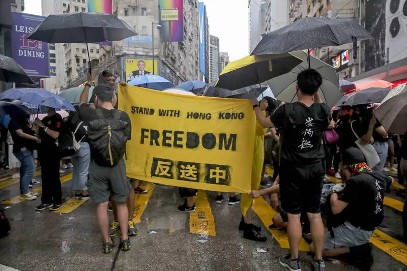 香港反送中7千人未起诉 带去中国参观"认识国家"