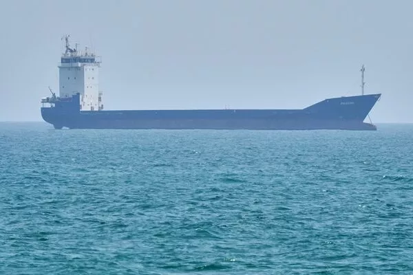 伊朗拟靠铁路运油到中国，储油空间最多再撑22天
