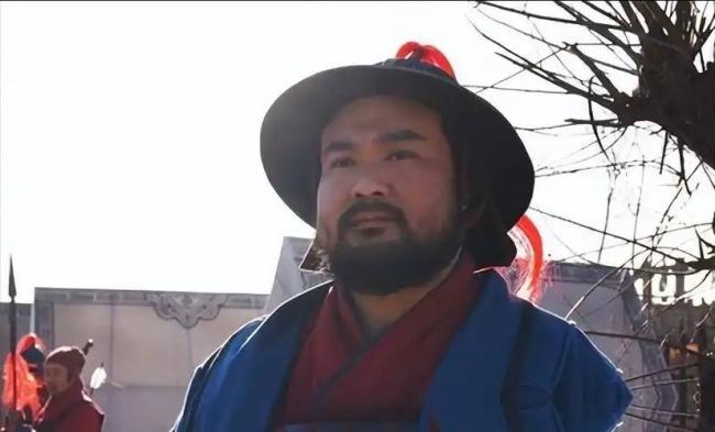 他把“张飞”演成傻子，无戏可拍11年