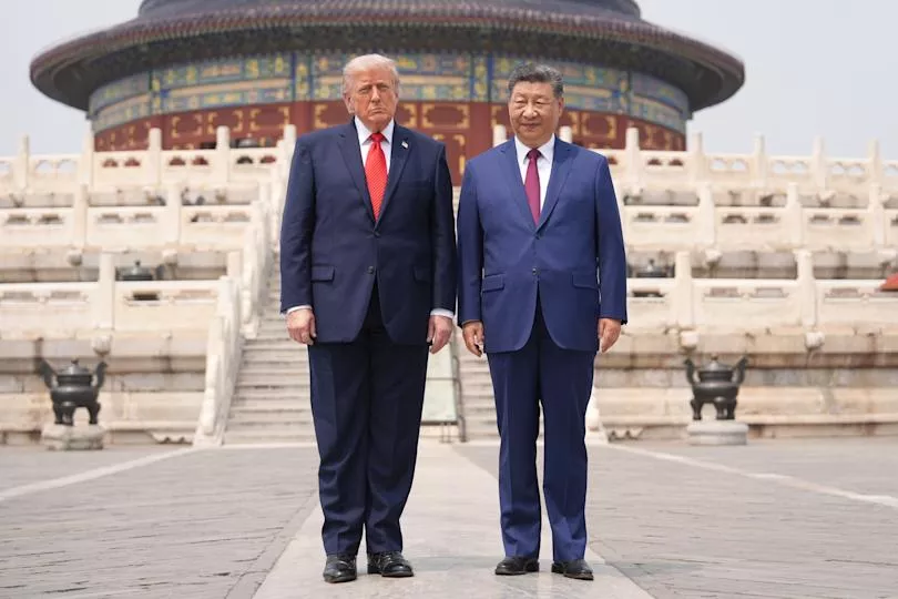 马斯克狂拍 卢比奥似乎对大会堂天花板相当感兴趣