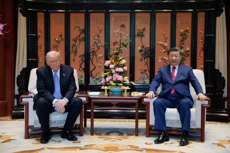 给川普设了一个"坑" 沙发疑遭动过手脚…