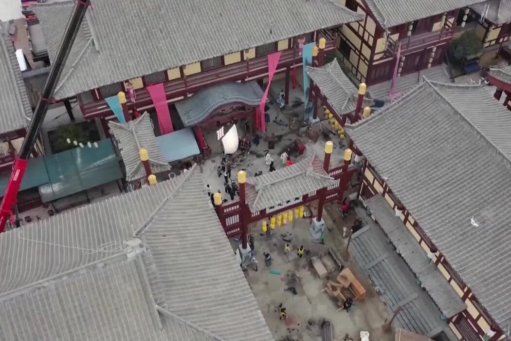 中国AI短剧热潮背后：失业焦虑与技术狂欢