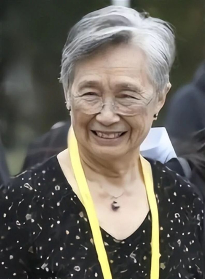 杨振宁去世半年 遗孀翁帆真实现状曝光