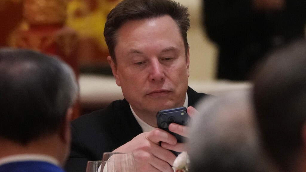 SpaceX计划上市 1.75万亿美元天价估值引争议