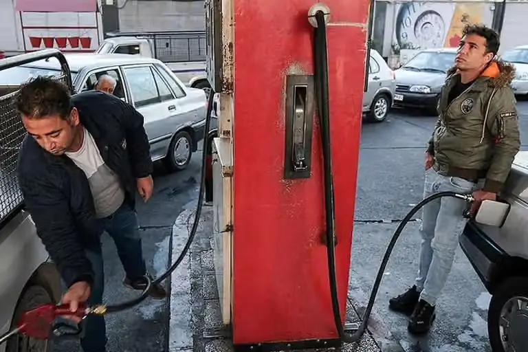 撑不住了？伊朗宣布将汽油价格提高一倍
